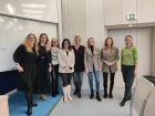 miniatura Prowadząca Joanna Rybicka-Gornowicz, kierownik studiów Agnieszka Blokus-Dziula, podczas zajęć z technik wywierania wpływu i efektywnej komunik. 
