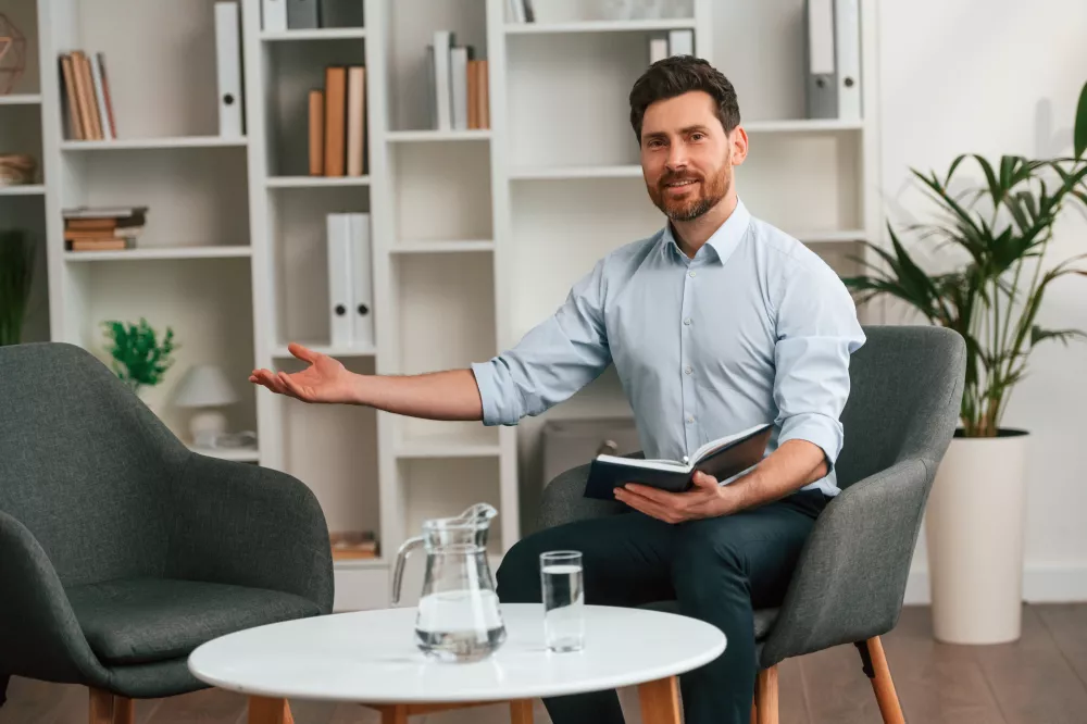 doctor-psychologist-is-cabinet